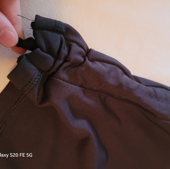 (4X) Black Cropped Yoga Pant - Picture 5 of 8